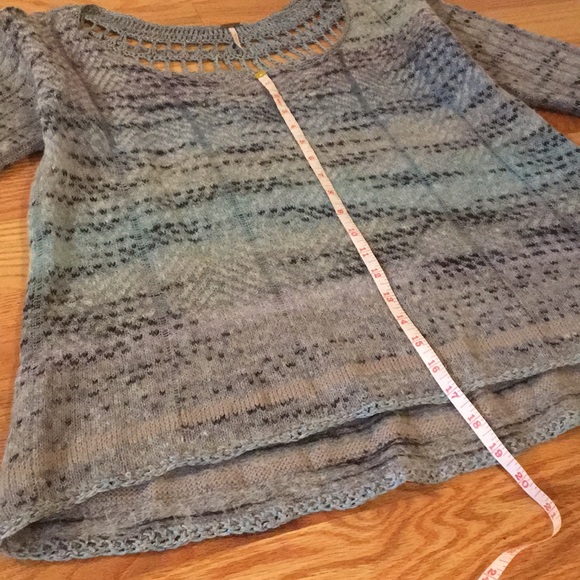 Free people sweater with bell sleeve and net back - Picture 5 of 5